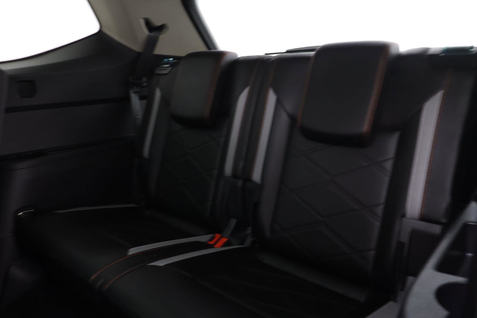 Used 2025 Volkswagen Atlas Peak Edition SE image 13