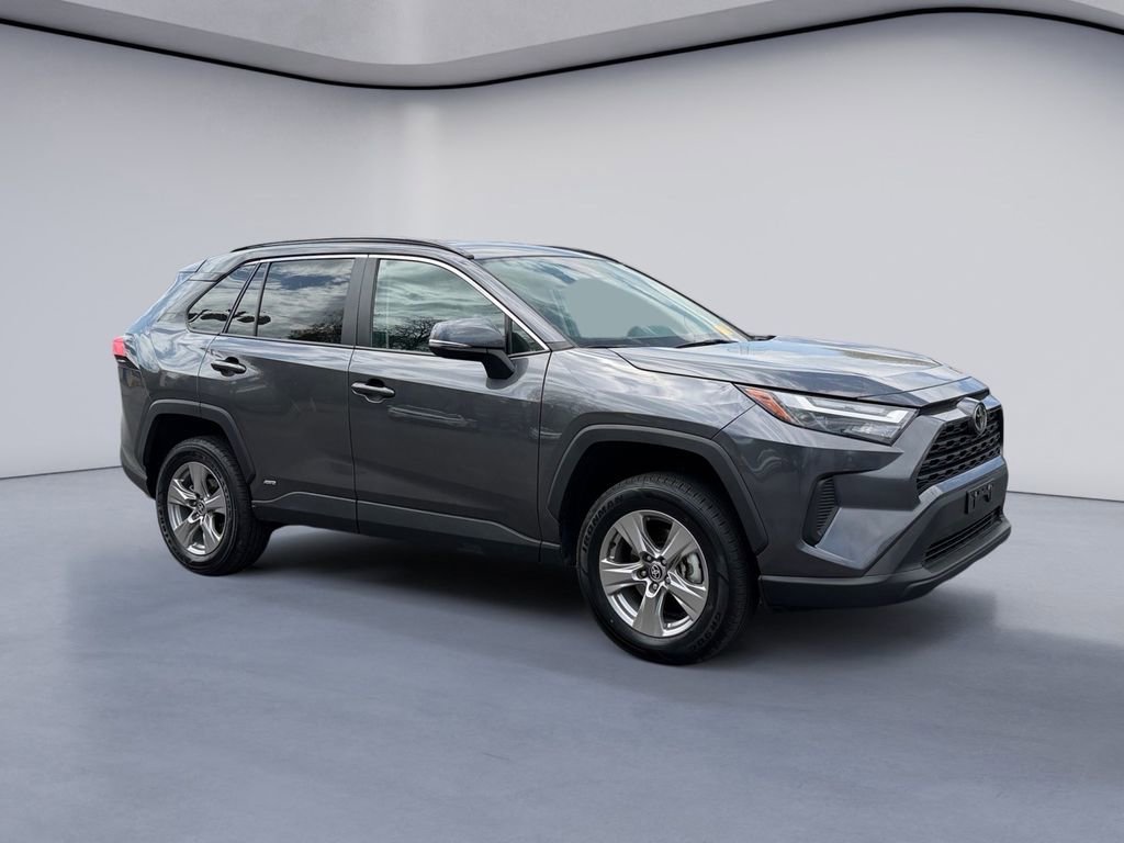Used 2025 Toyota RAV4 XLE image 7