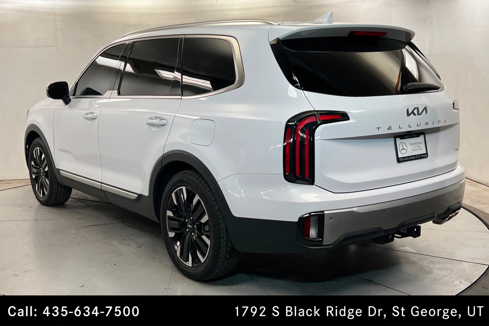 Used 2024 Kia Telluride SX w/ Towing Package AWD/4WD image 3