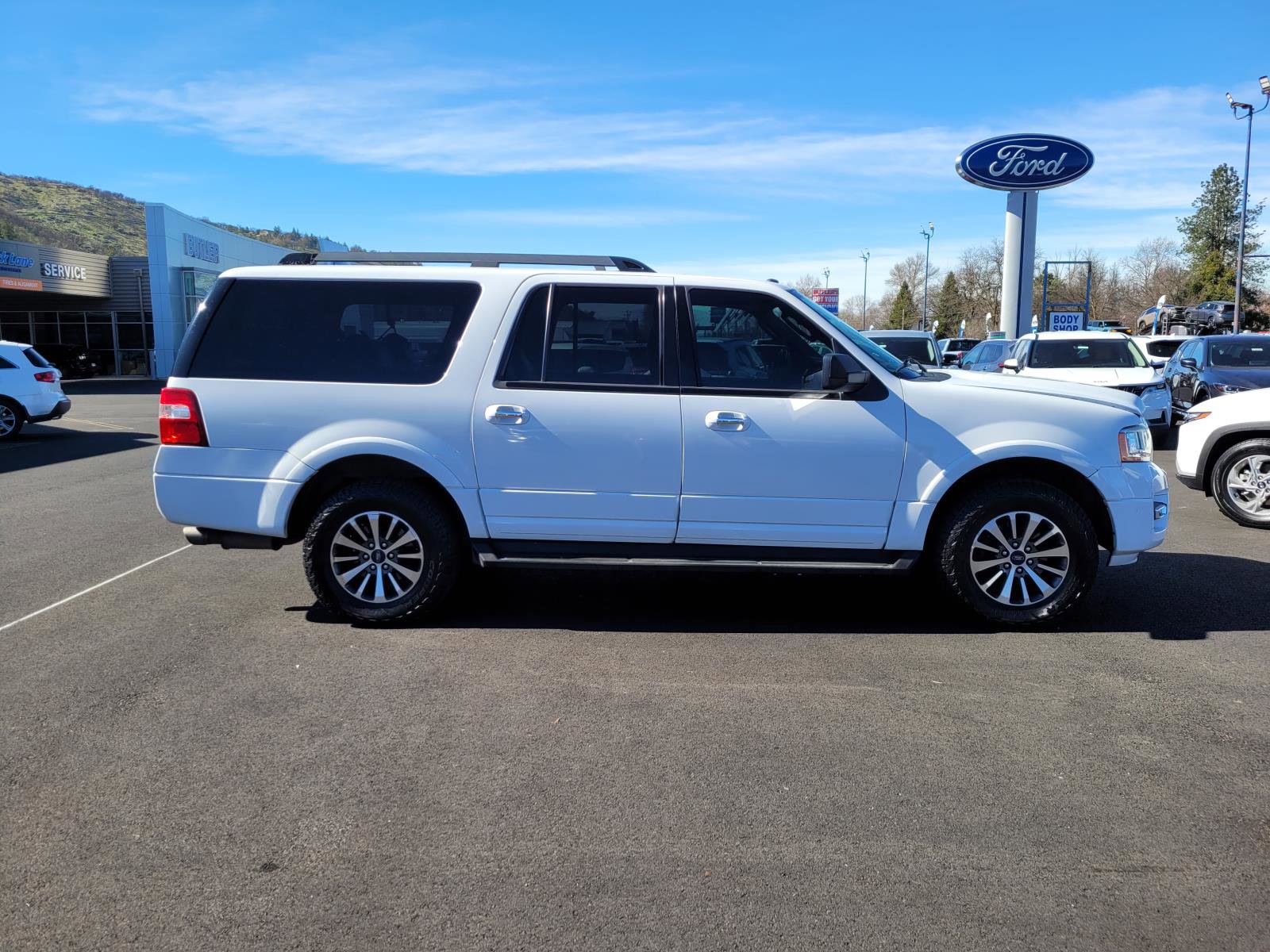 Used 2017 Ford Expedition EL XLT image 4