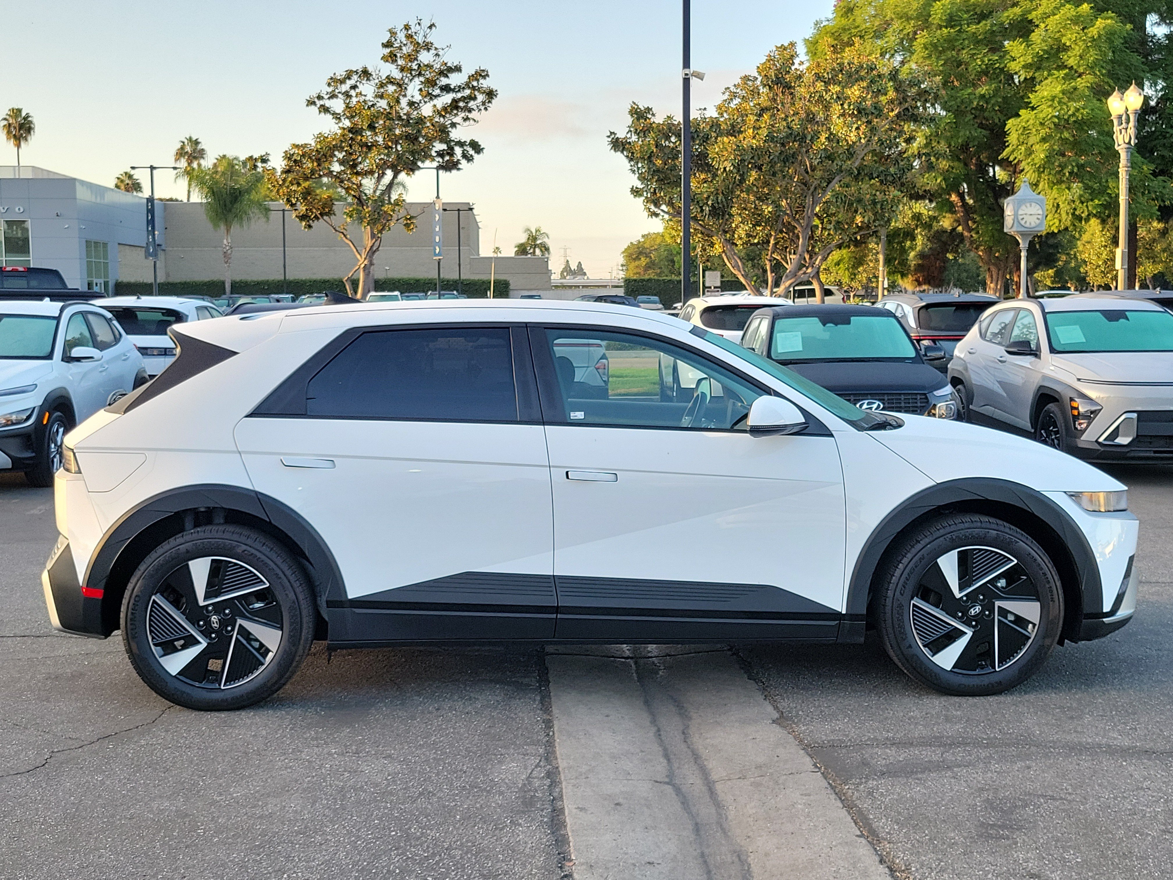 Certified 2025 Hyundai Ioniq 5 SE RWD image 5