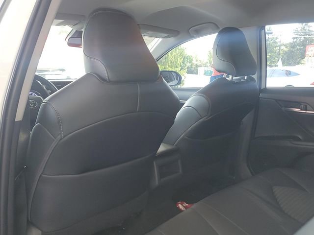 Used 2020 Toyota Camry SE image 11