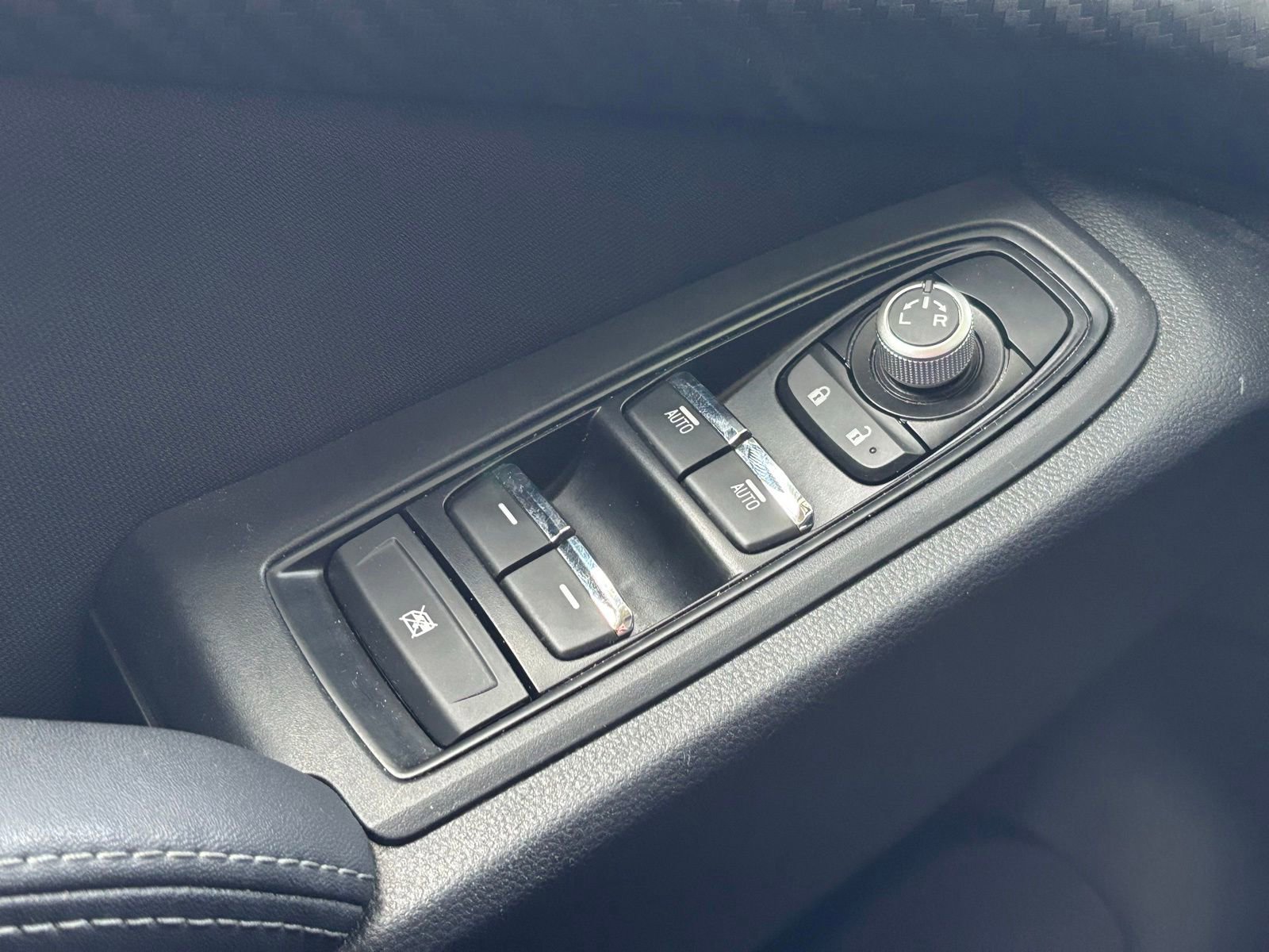 Used 2025 Subaru Ascent Premium AWD/4WD image 6