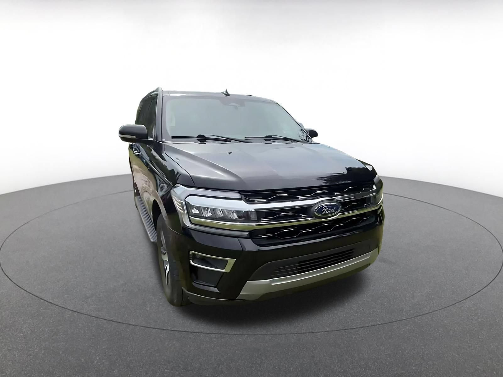 Used 2024 Ford Expedition Limited RWD image 3