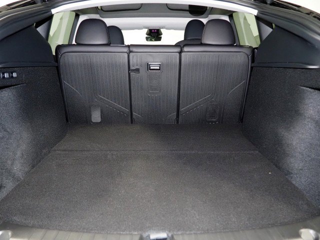 Used 2025 Tesla Model Y AWD image 38