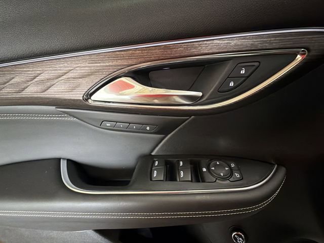 Used 2022 Buick Envision Avenir w/ Technology Package II image 13