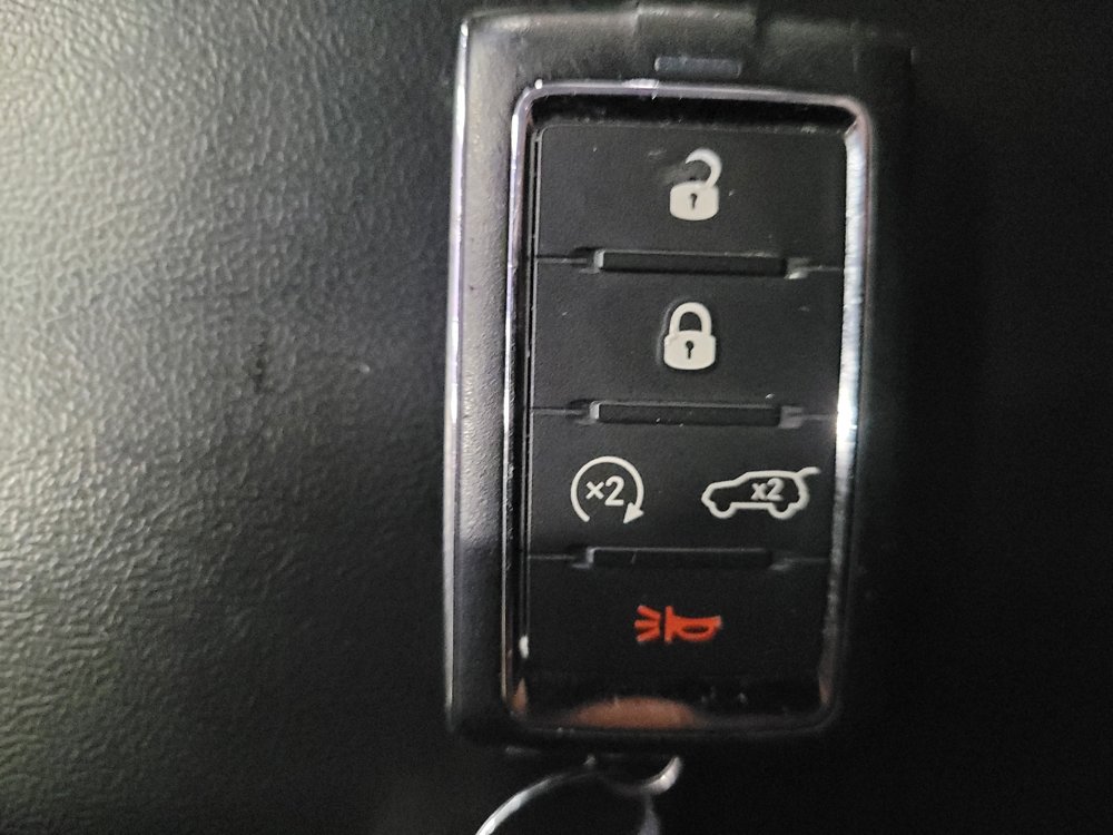 Used 2021 Jeep Grand Cherokee L Limited AWD/4WD image 32