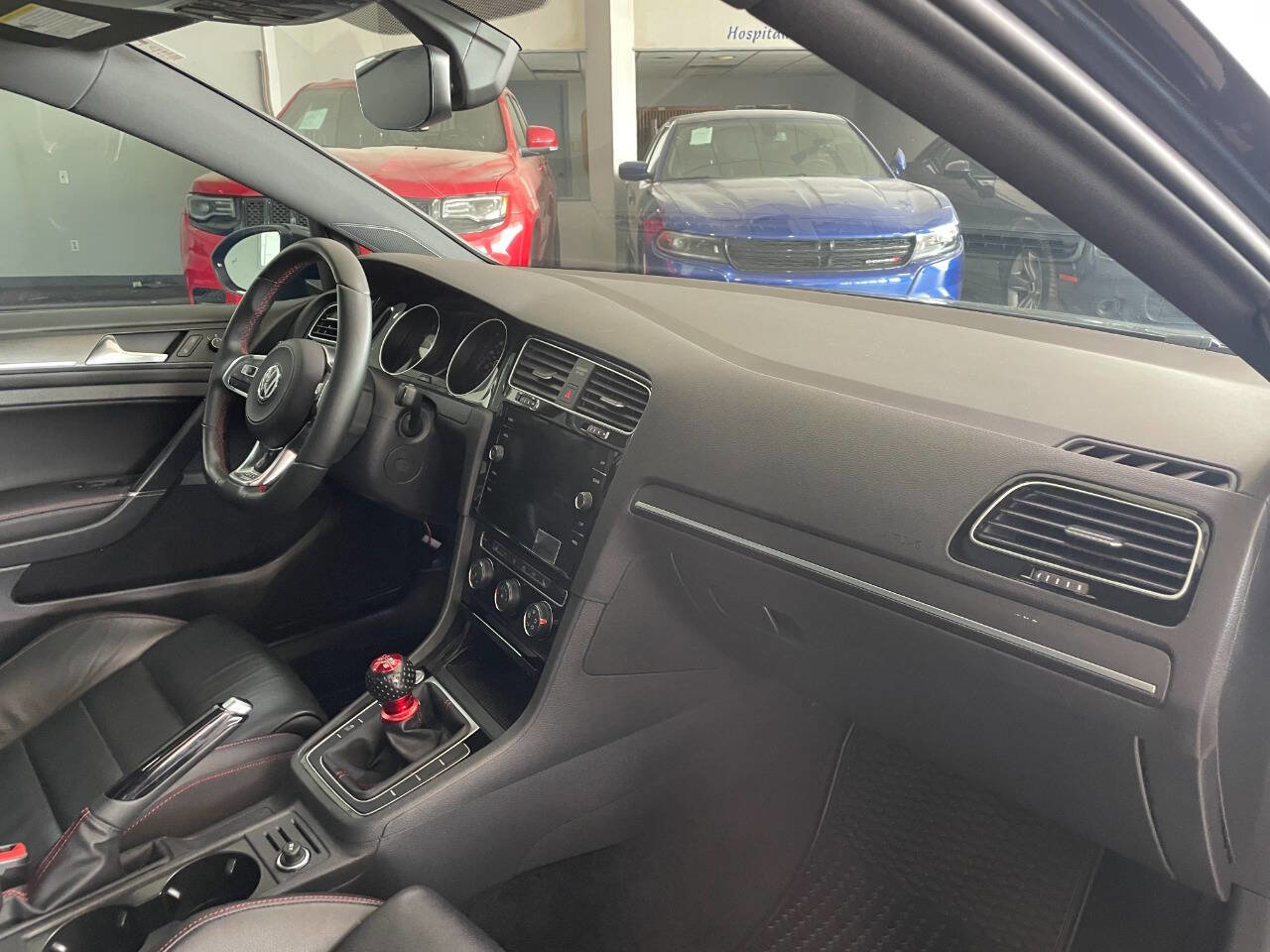 Used 2020 Volkswagen GTI SE image 29