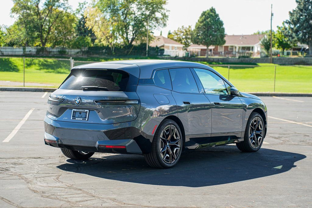 Used 2025 BMW iX xDrive50 w/ Premium Package image 5