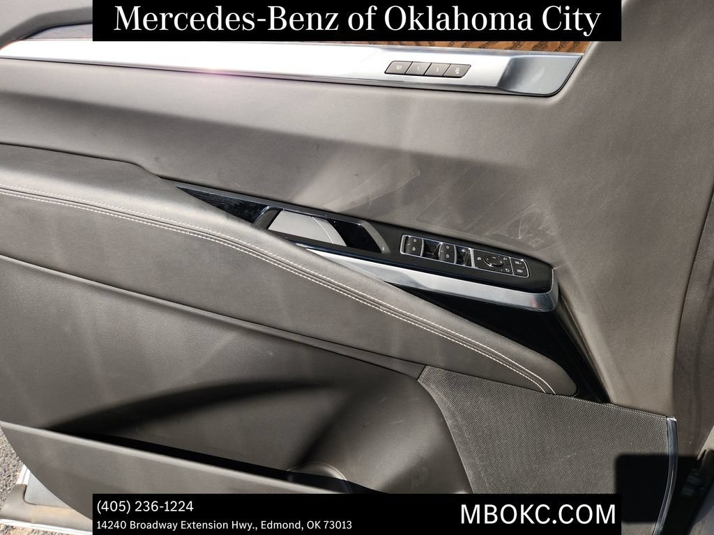 Used 2025 Cadillac Escalade Sport Platinum w/ LPO, Floor Liner Package AWD/4WD image 18