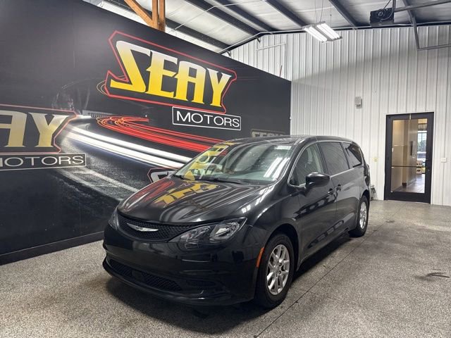 Used 2022 Chrysler Voyager LX FWD video 1