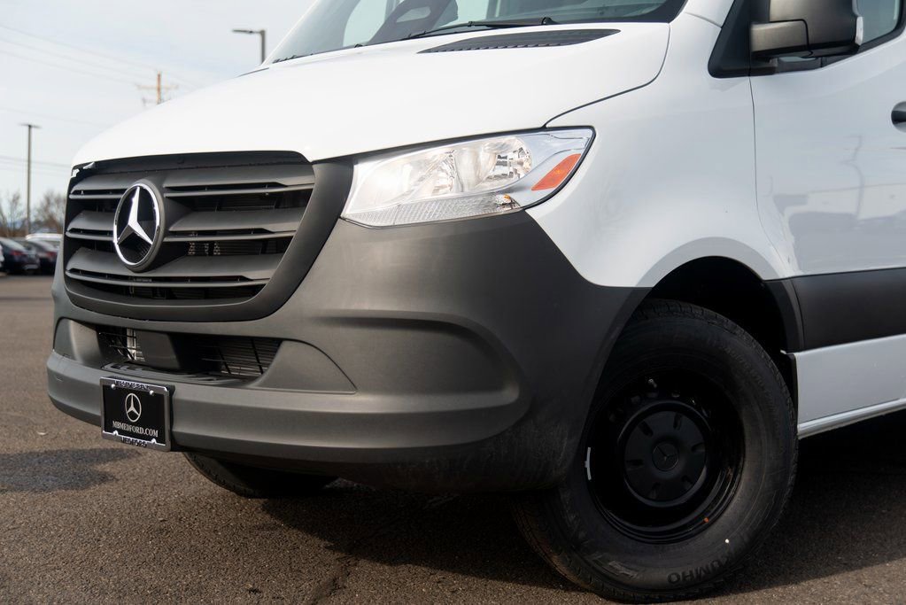 Used 2025 Mercedes-Benz Sprinter 2500 image 13