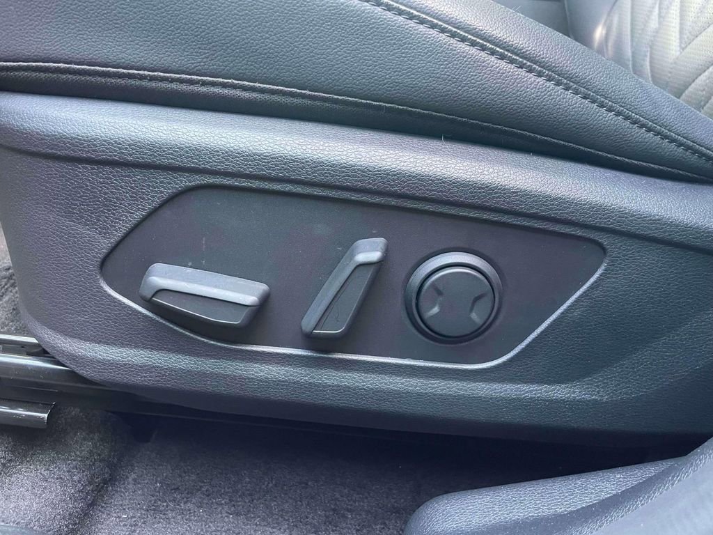 Used 2025 Kia Sportage X-Line Prestige image 16