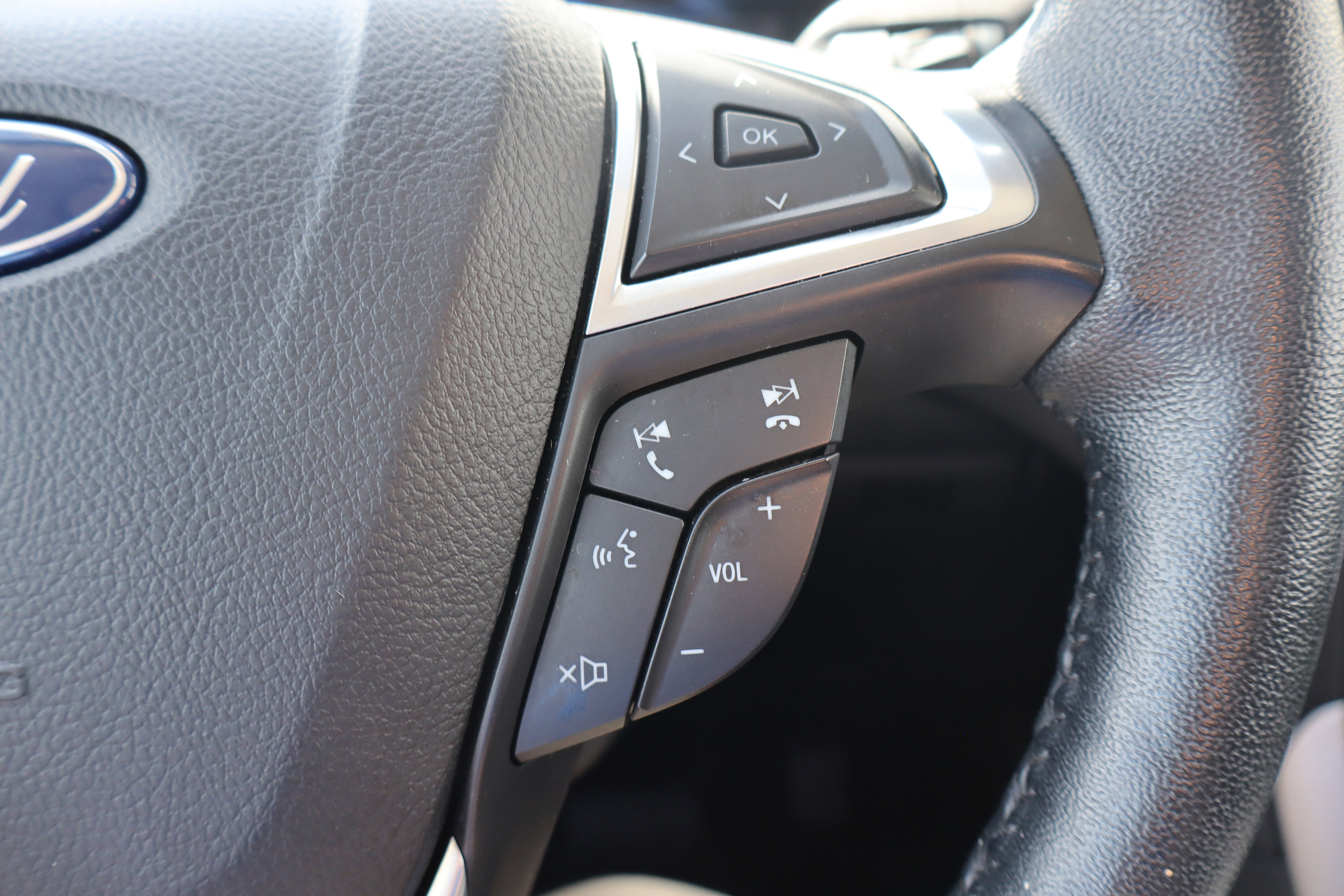 Used 2023 Ford Edge SEL w/ Convenience Package image 18