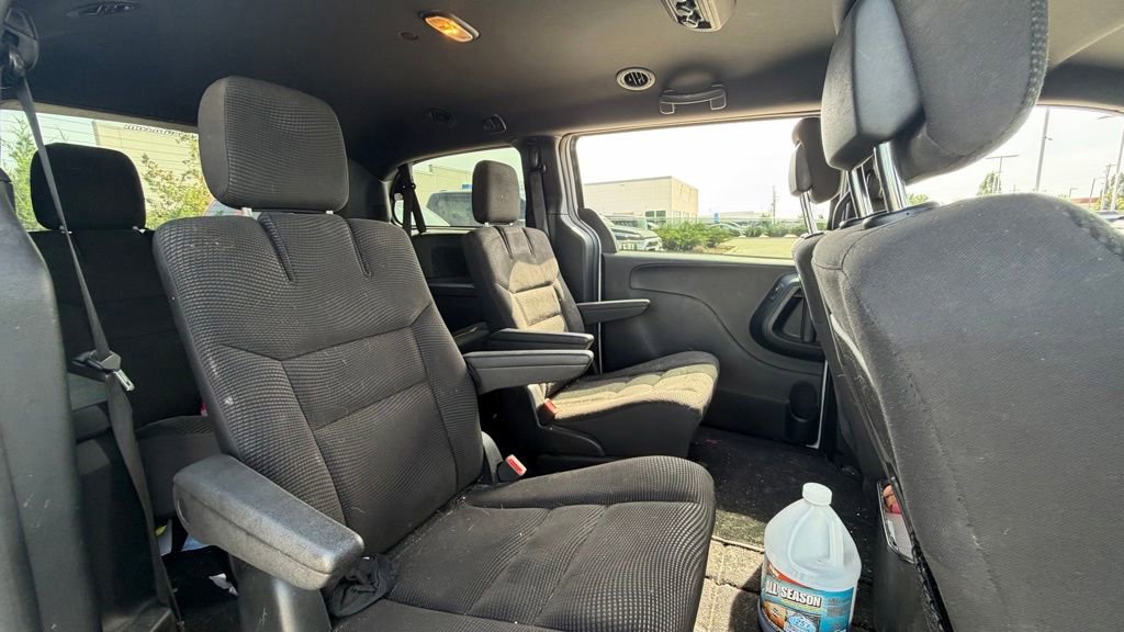 Used 2020 Dodge Grand Caravan SE FWD image 12
