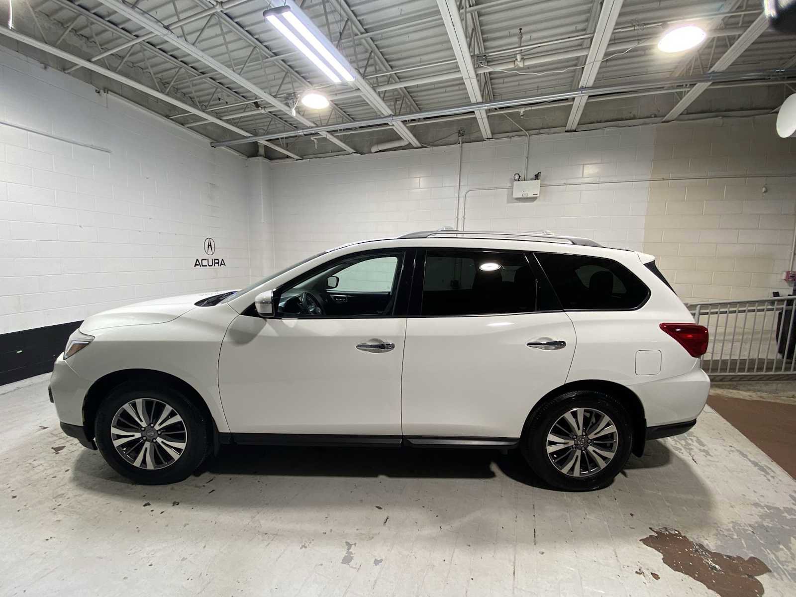 Used 2019 Nissan Pathfinder S AWD/4WD image 3