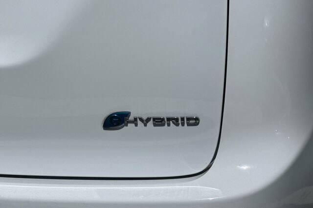 Used 2019 Chrysler Pacifica Limited w/ Advanced Safetytec Group FWD image 26