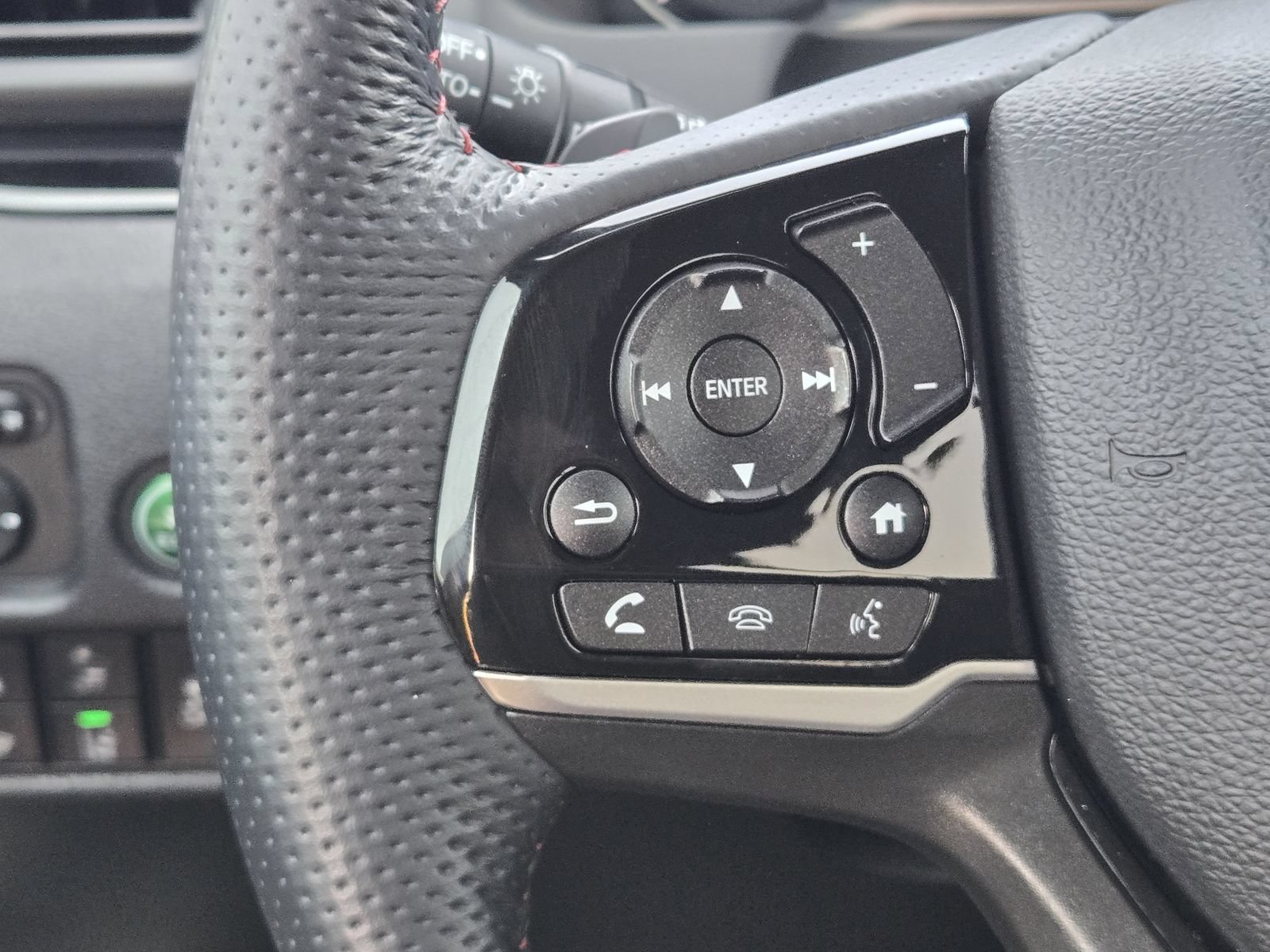 Used 2024 Honda Passport Black Edition image 32