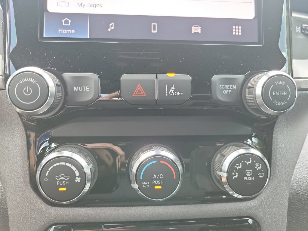 New 2026 RAM 1500 Express AWD/4WD image 25