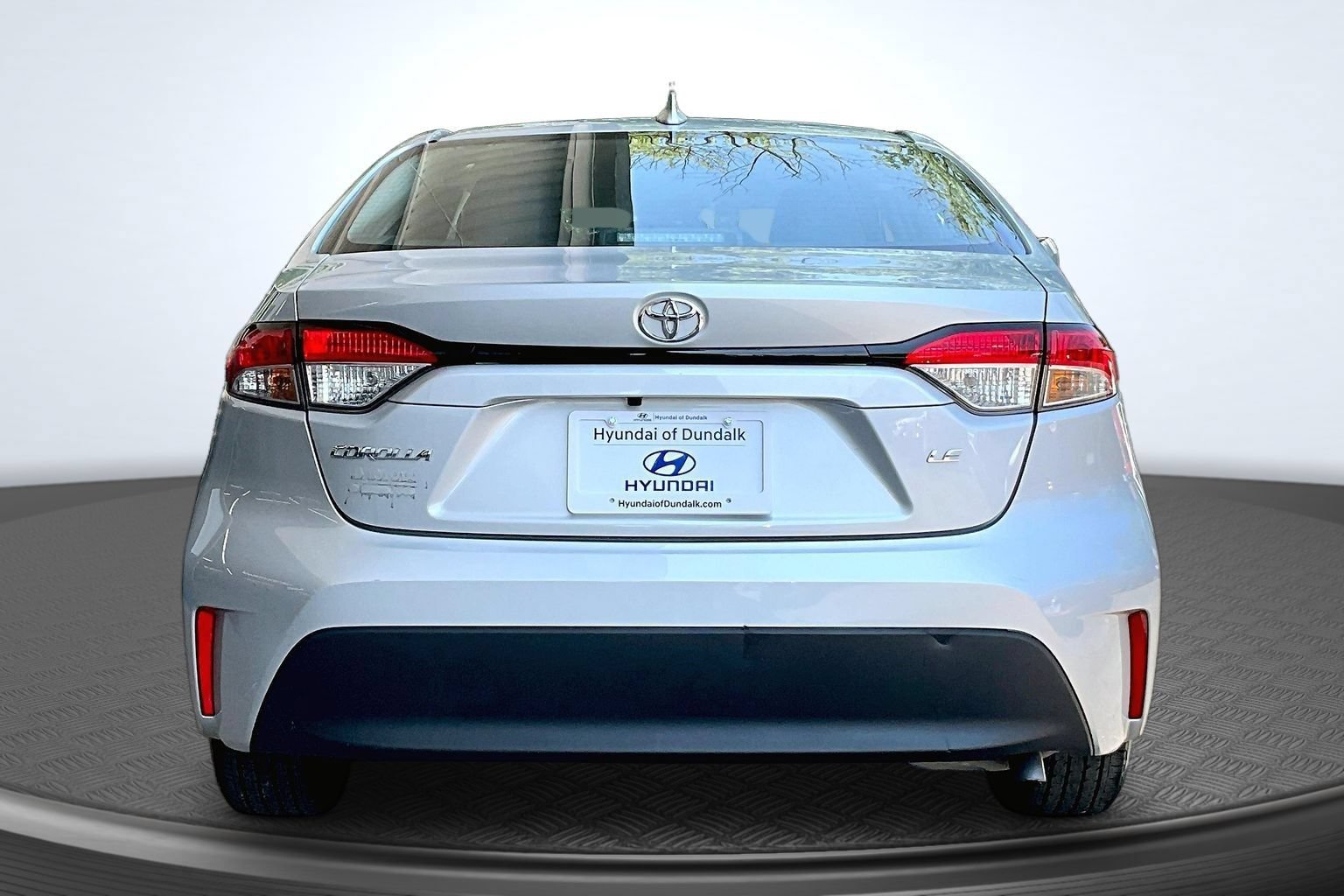 Used 2024 Toyota Corolla LE FWD image 4