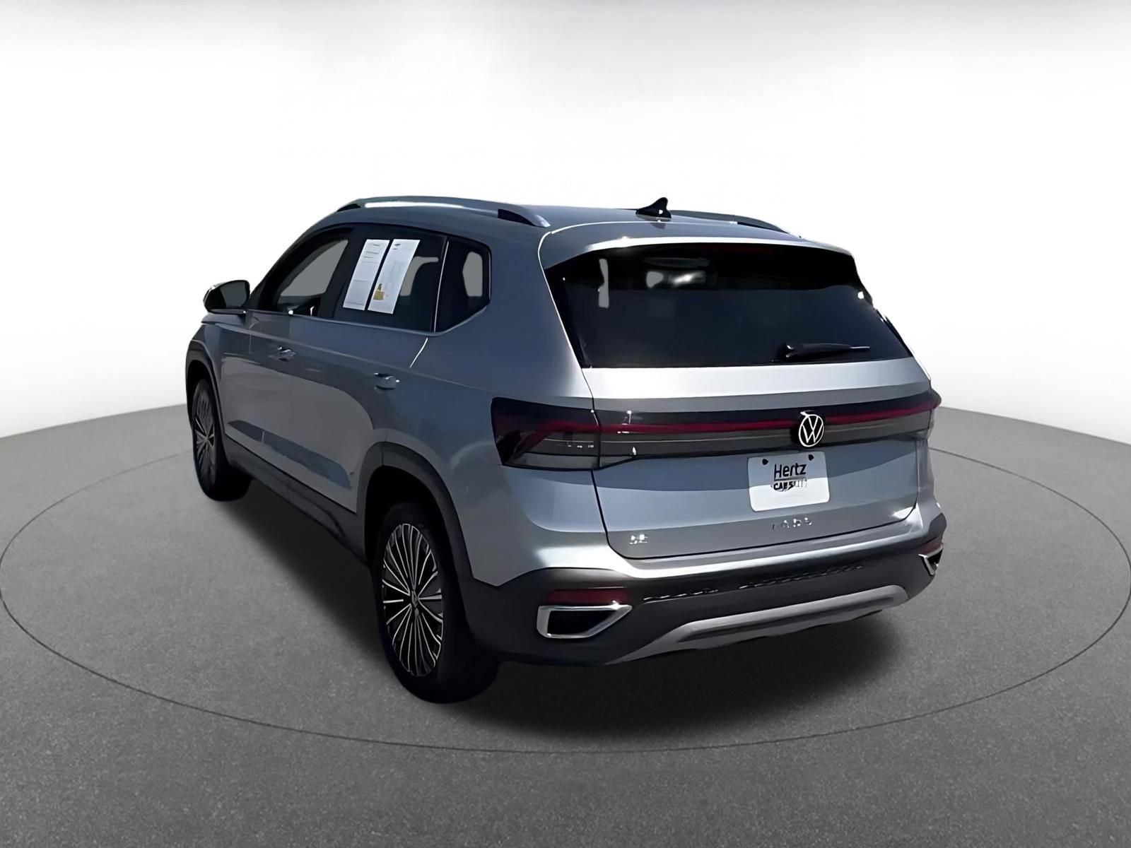 Used 2026 Volkswagen Taos SE FWD image 11
