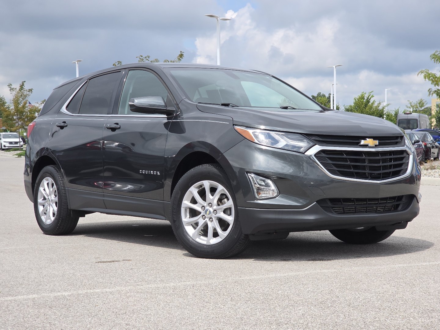 Used 2018 Chevrolet Equinox LT FWD image 2
