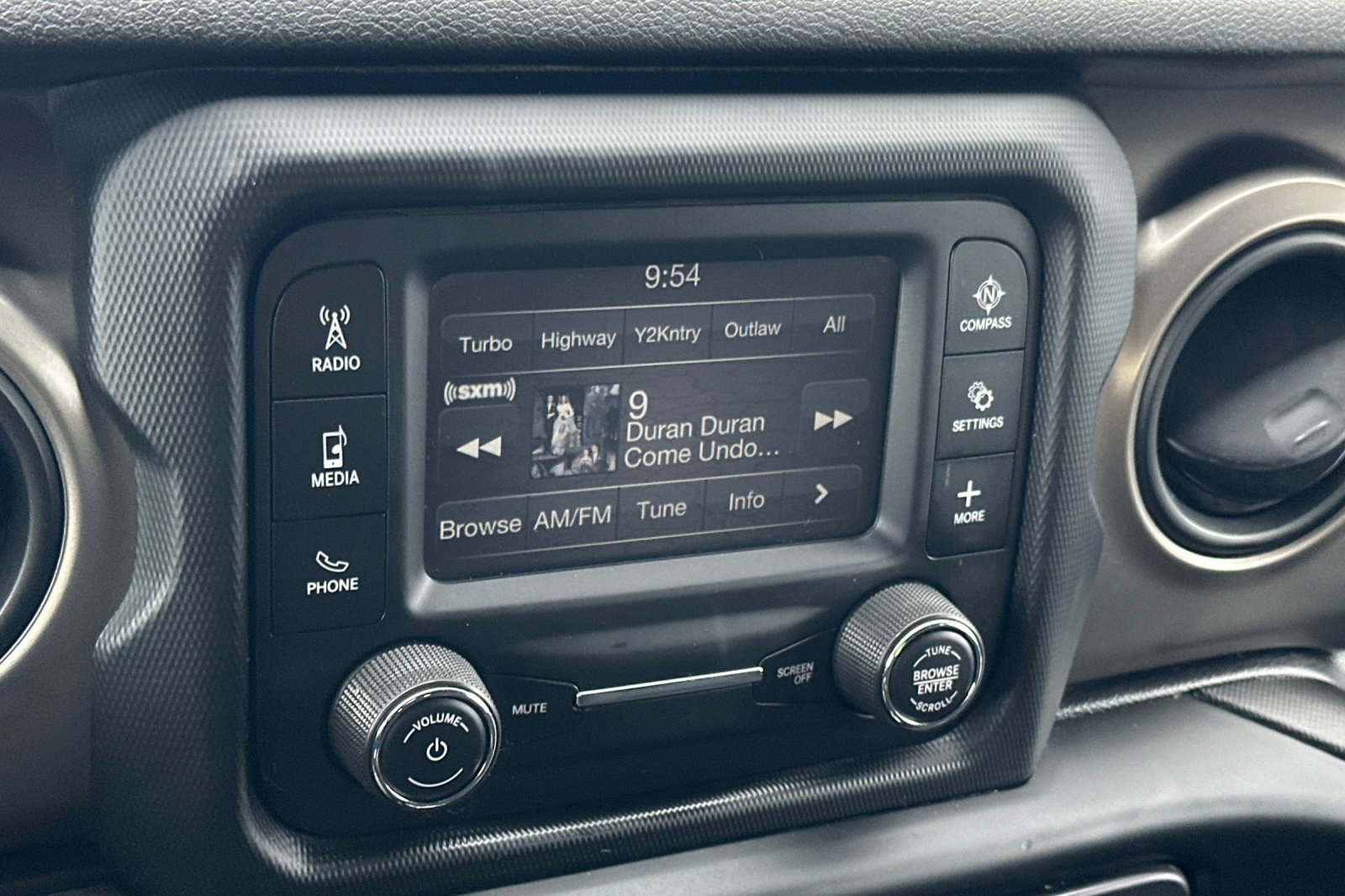 Used 2018 Jeep Wrangler Sport image 14