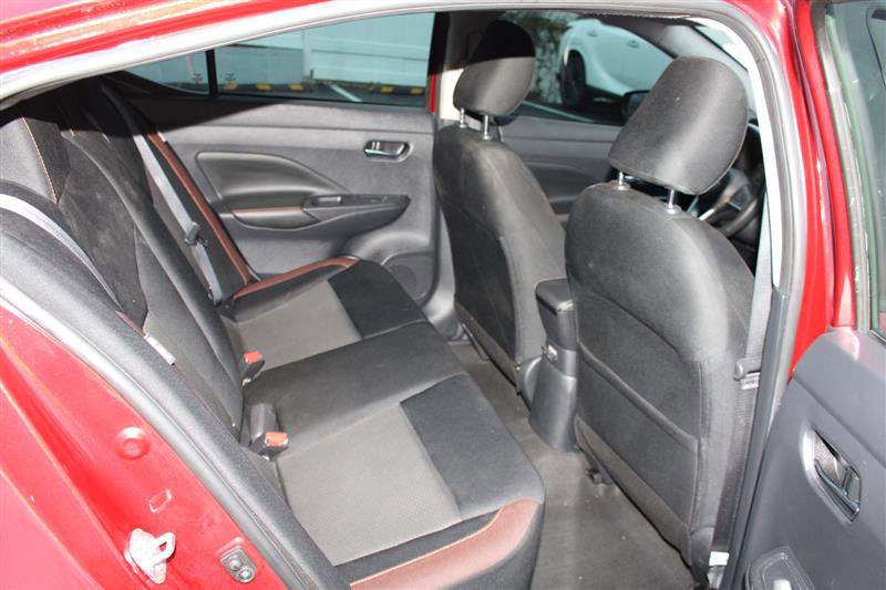 Used 2022 Nissan Versa SR FWD image 13