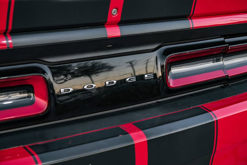 Used 2015 Dodge Challenger SRT w/ Technology Group image 50