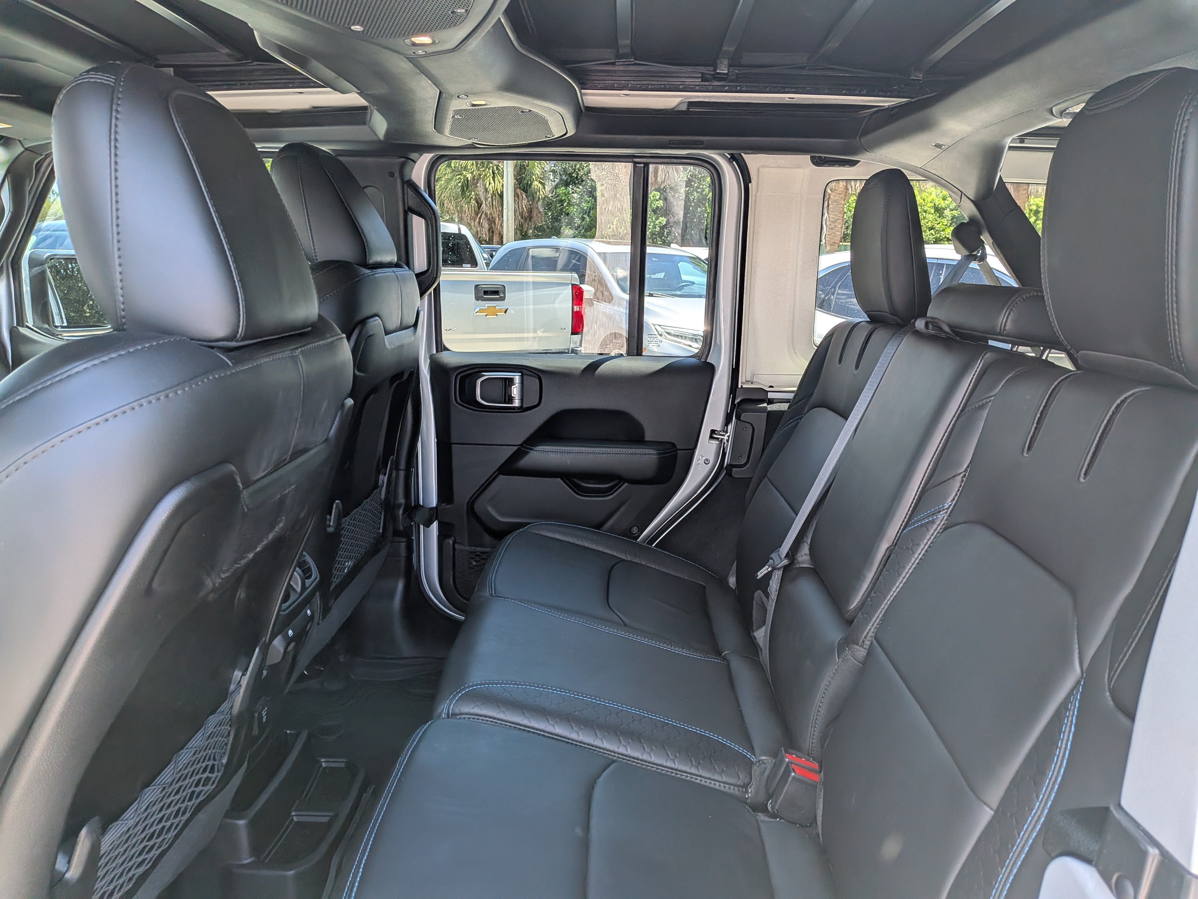 Used 2024 Jeep Wrangler High Altitude AWD/4WD image 14