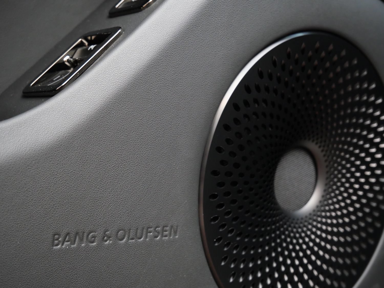 Used 2025 Bentley Flying Spur Plug-In Hybrid AWD/4WD image 8