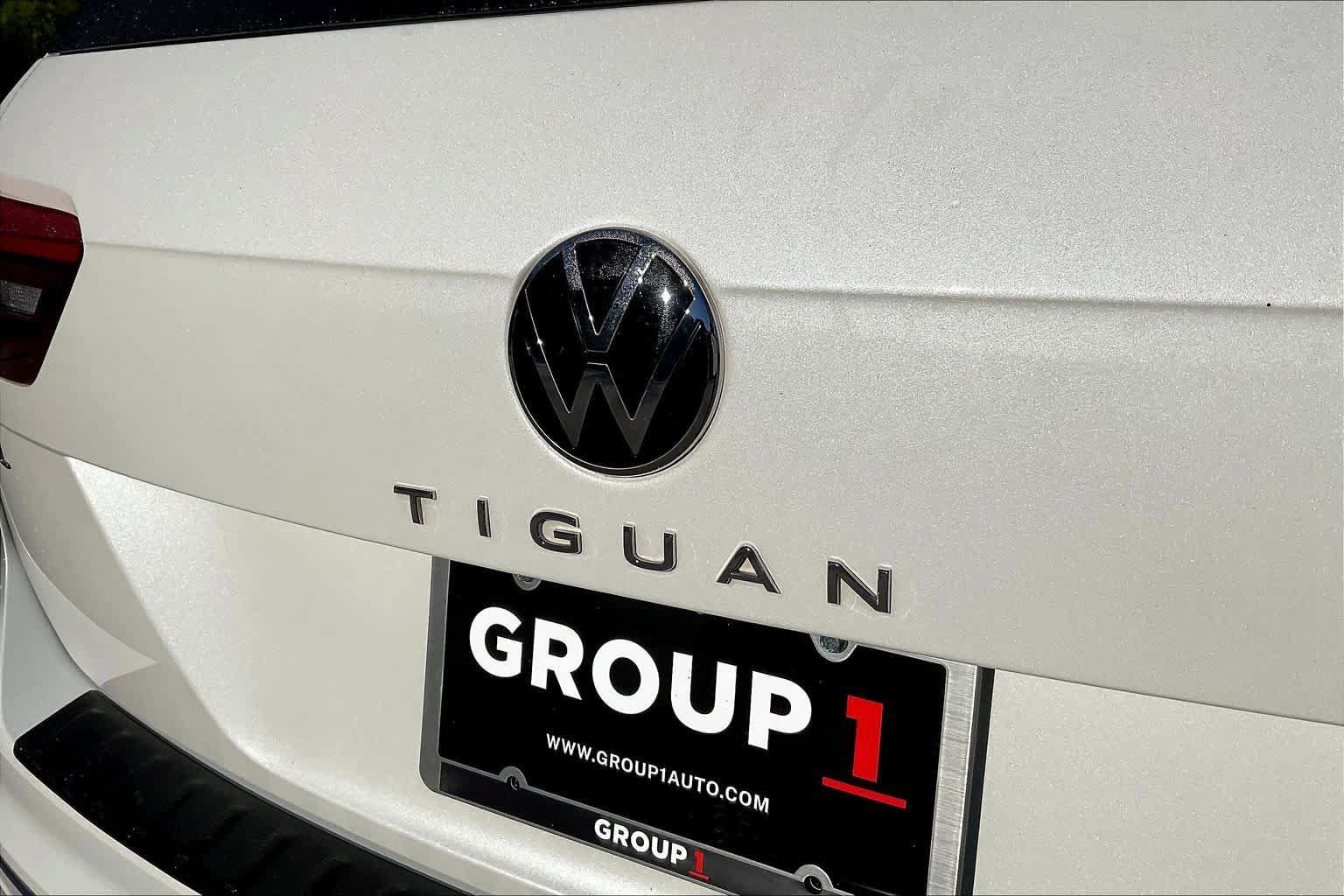 Used 2022 Volkswagen Tiguan SEL R-Line AWD/4WD image 10