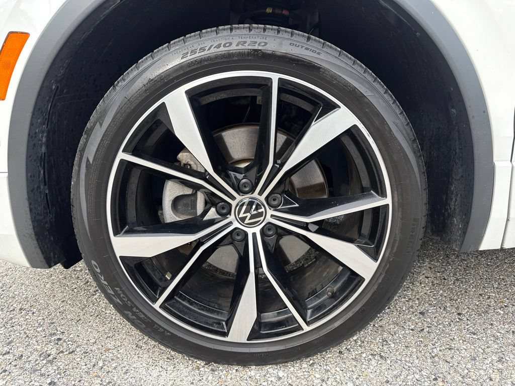 Used 2024 Volkswagen Tiguan SEL R-Line AWD/4WD image 12