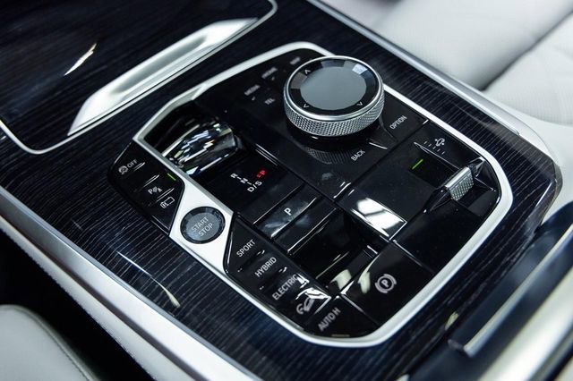 New 2026 BMW X5 xDrive50e image 21