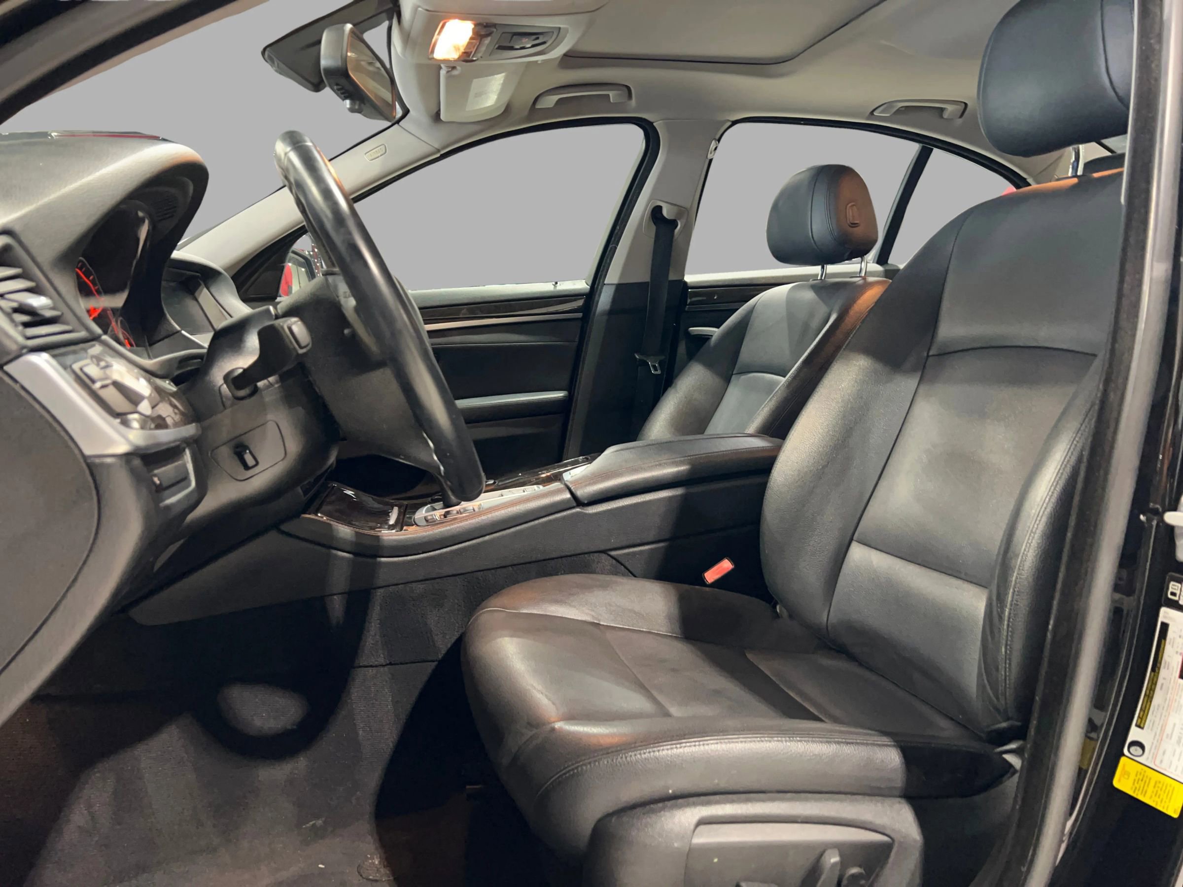 Used 2015 BMW 535i Sedan image 11