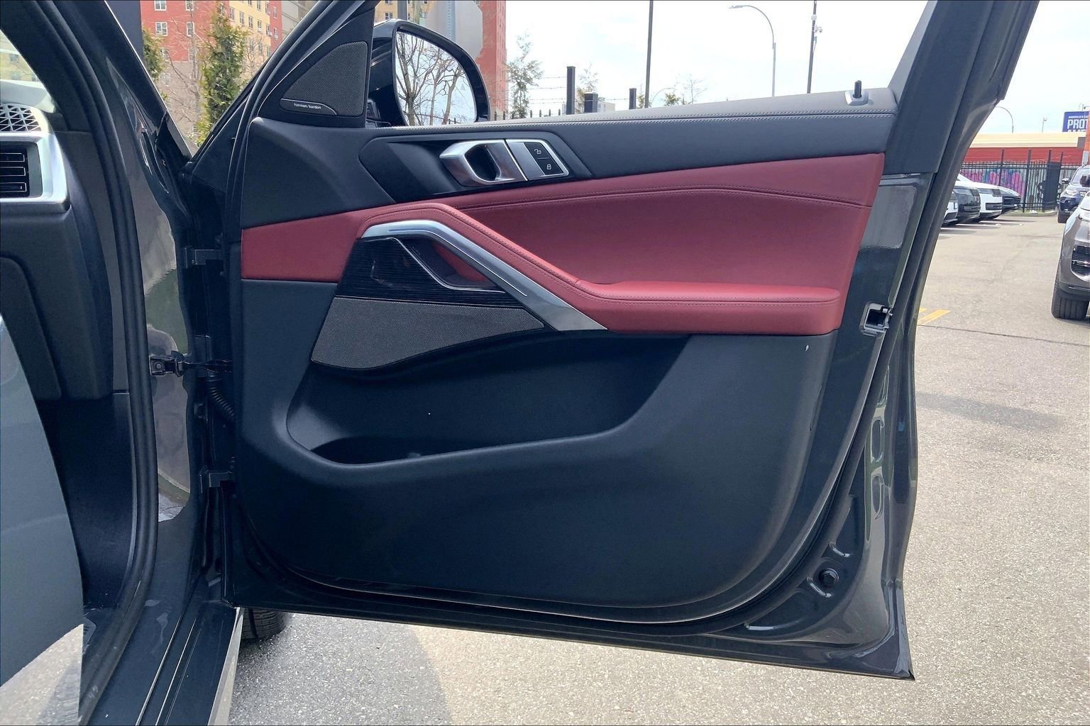 Used 2026 BMW X6 xDrive40i w/ Climate Comfort Package image 22