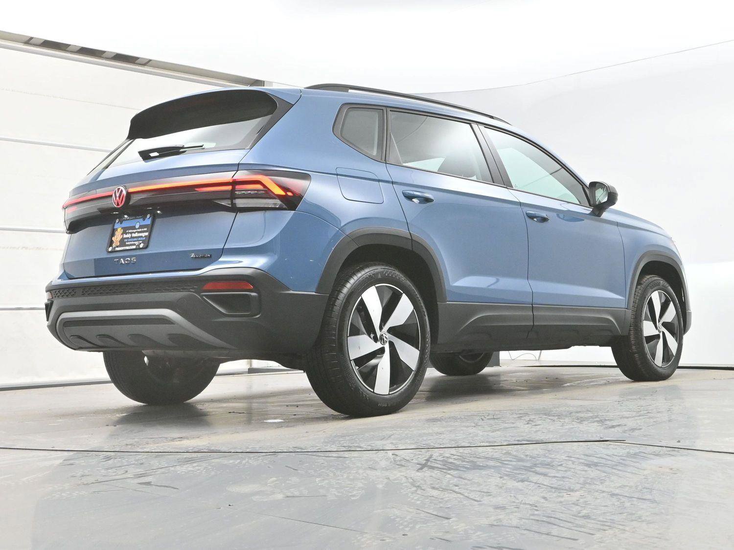 Certified 2025 Volkswagen Taos S AWD/4WD image 33