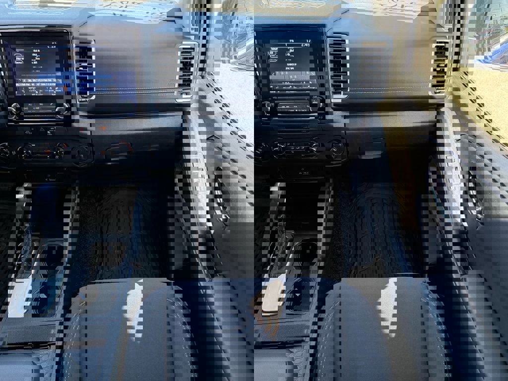 Used 2023 Nissan Frontier SV image 15