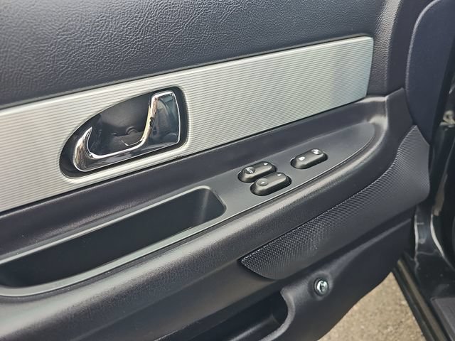 Used 2004 Ford Thunderbird RWD image 22
