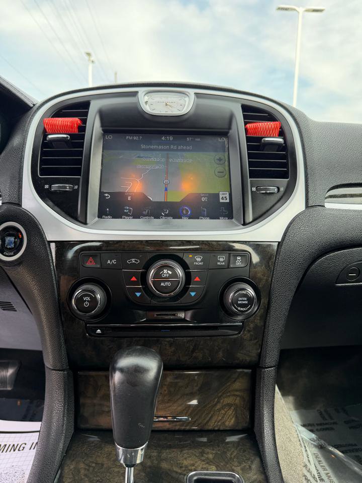 Used 2013 Chrysler 300 C image 22