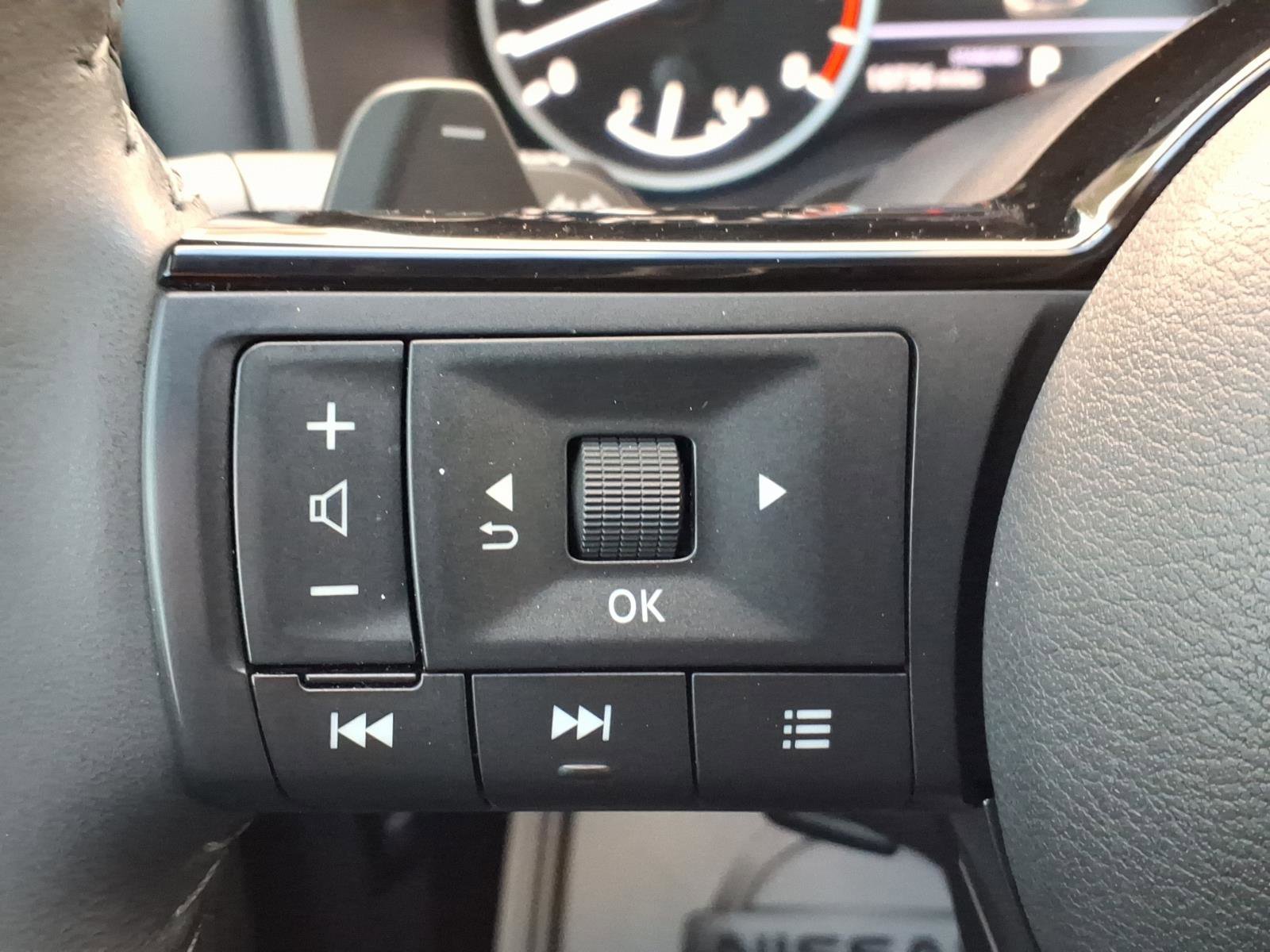 Certified 2023 Nissan Rogue SV w/ SV Premium B Package image 30