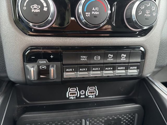 Used 2025 RAM 3500 Big Horn image 21