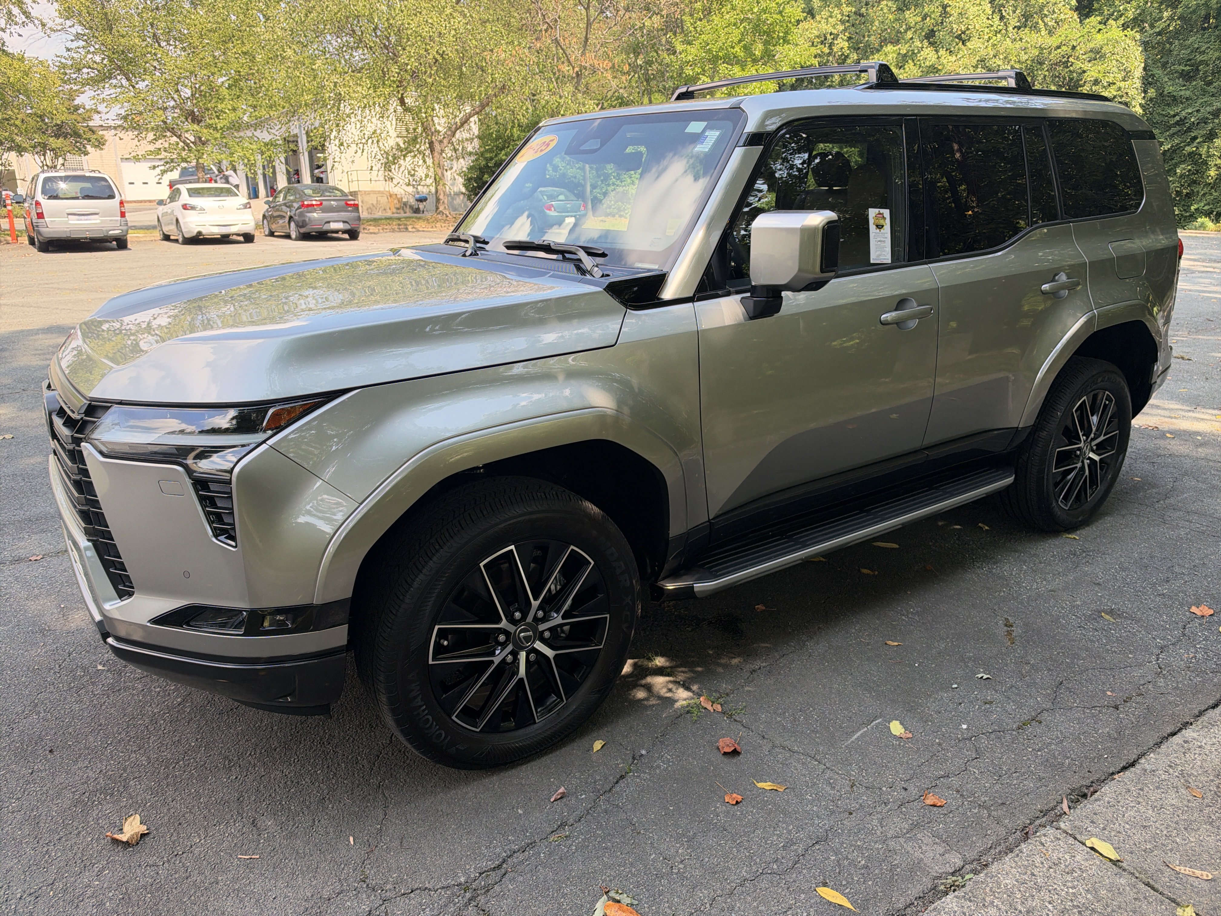 Used 2025 Lexus GX 550 w/ Accessory Package (2T) AWD/4WD image 1