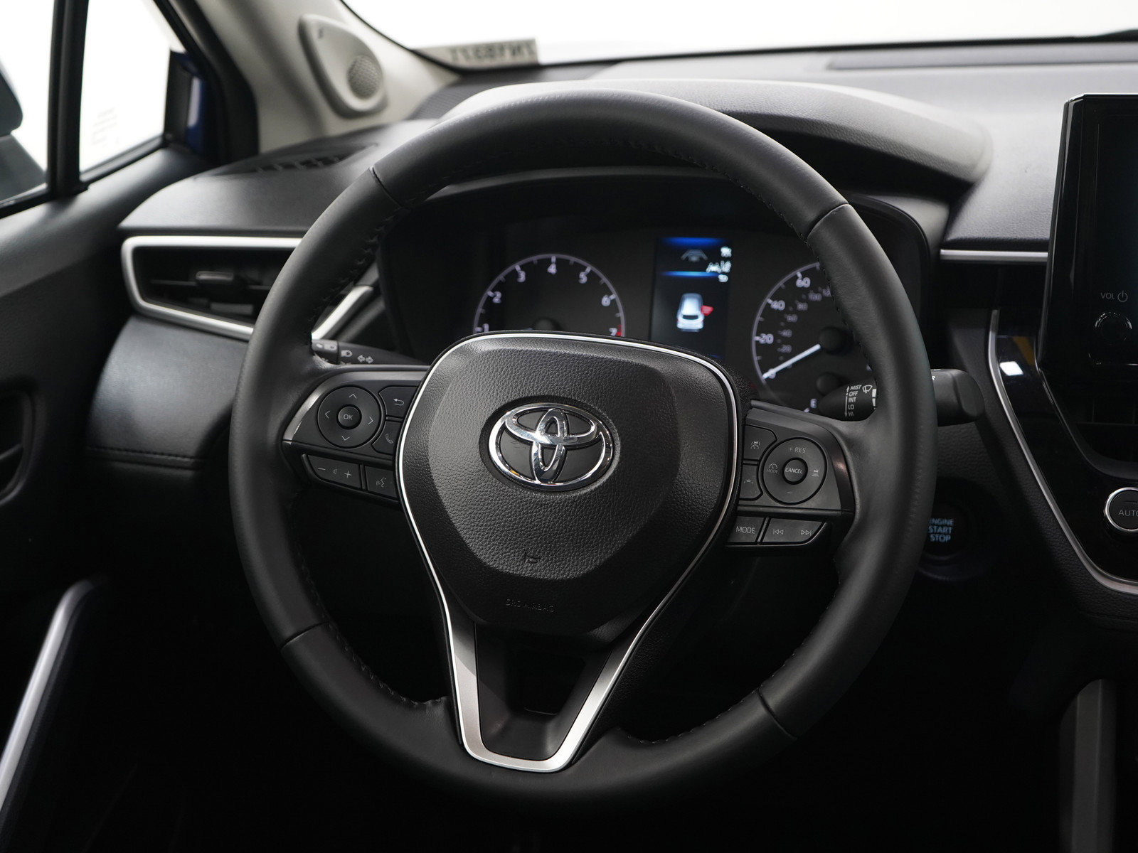 Used 2024 Toyota Corolla Cross LE w/ Moonroof Package AWD/4WD image 14