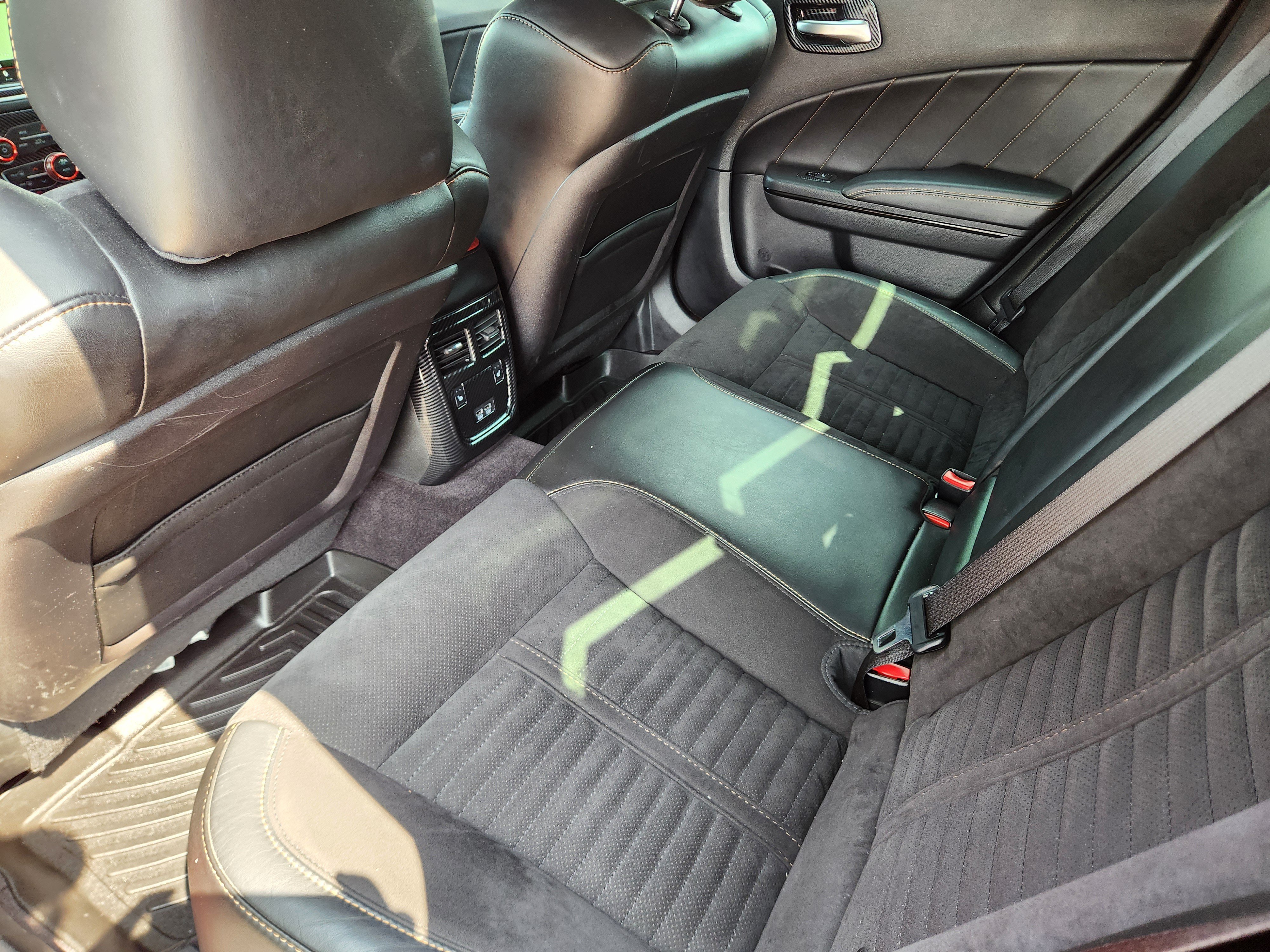 Used 2018 Dodge Charger R/T RWD image 28