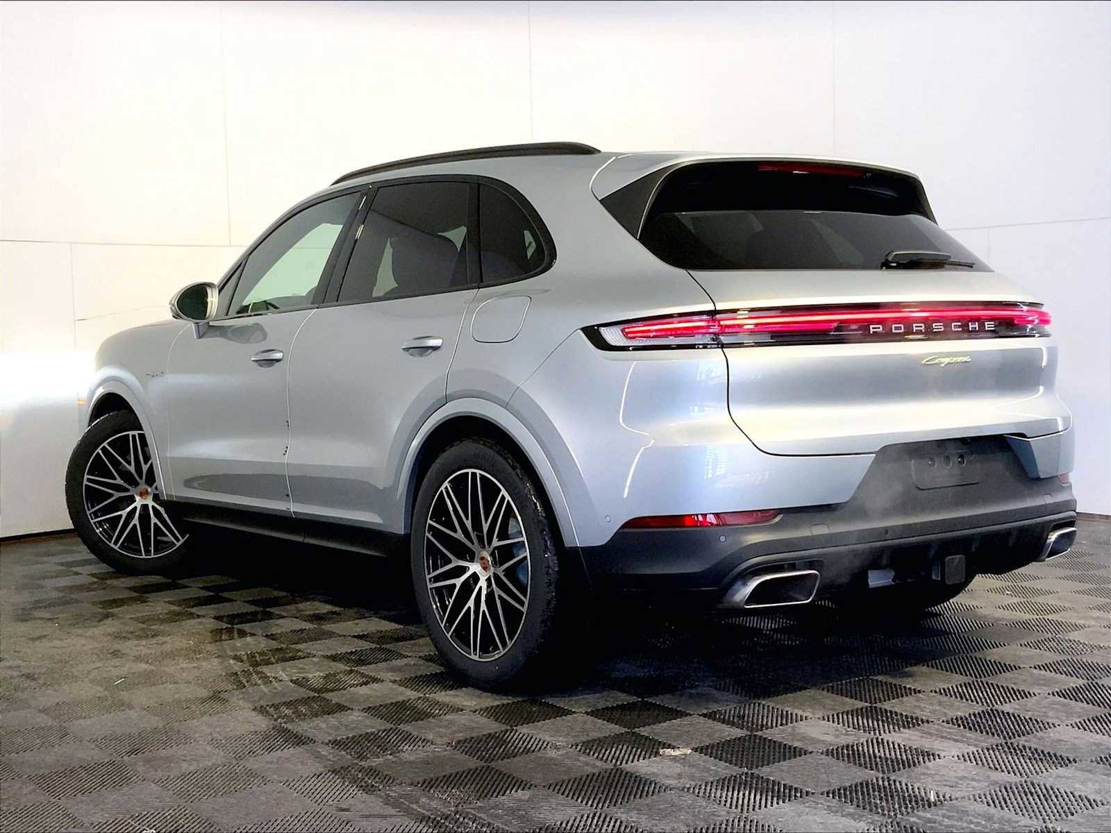 New 2026 Porsche Cayenne E-Hybrid image 3