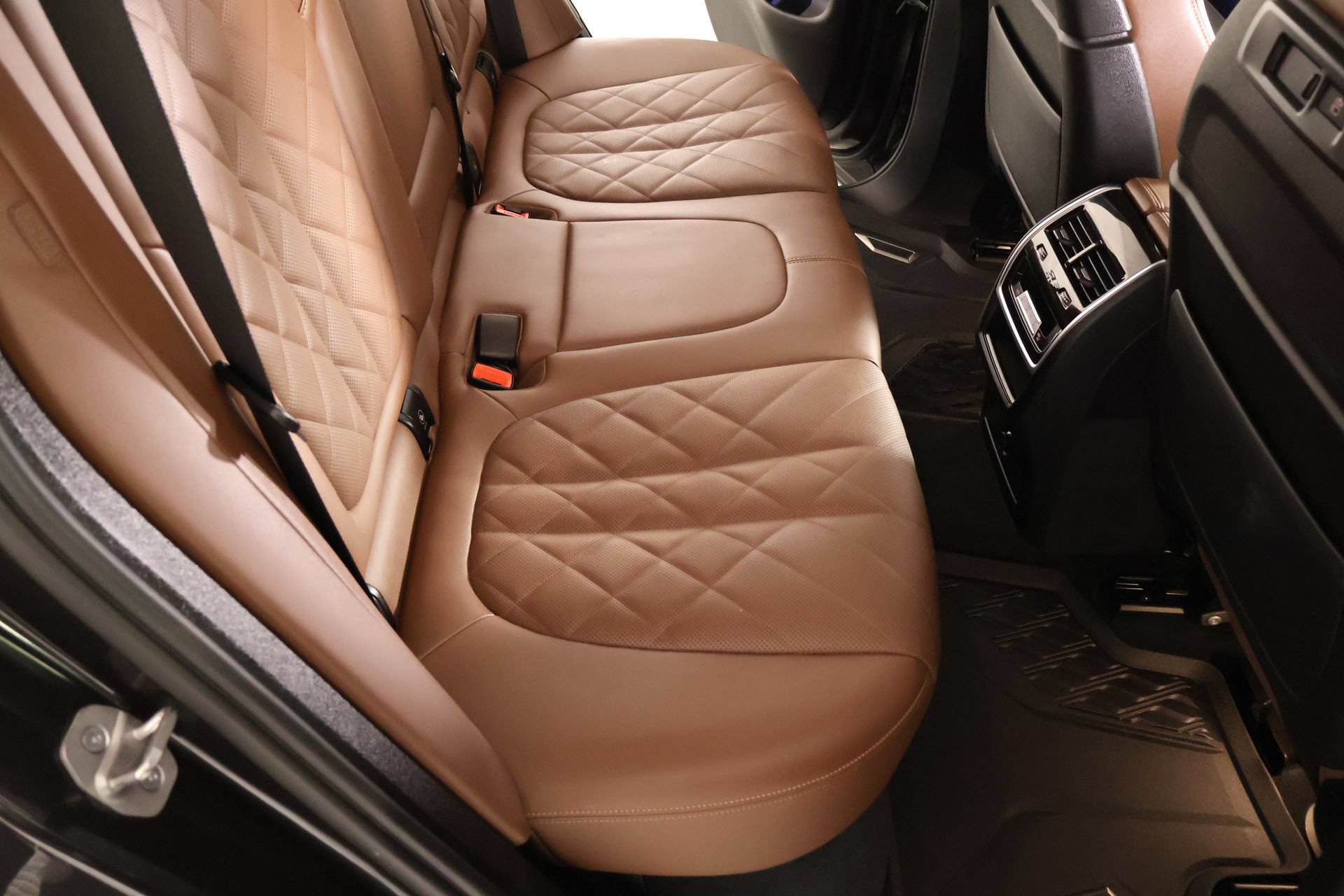 Used 2023 BMW X5 xDrive40i w/ Luxury Seating Package AWD/4WD image 15