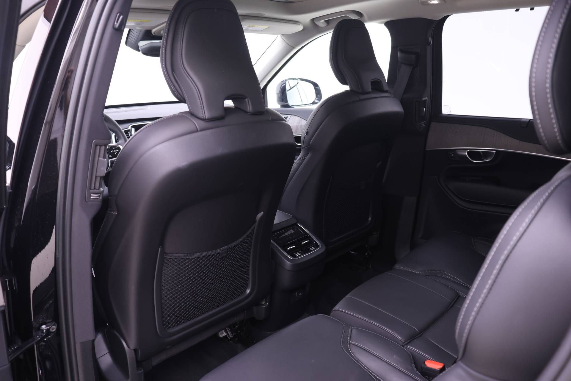 Used 2023 Volvo XC90 B6 Ultimate w/ Protection Package Premier AWD/4WD image 14