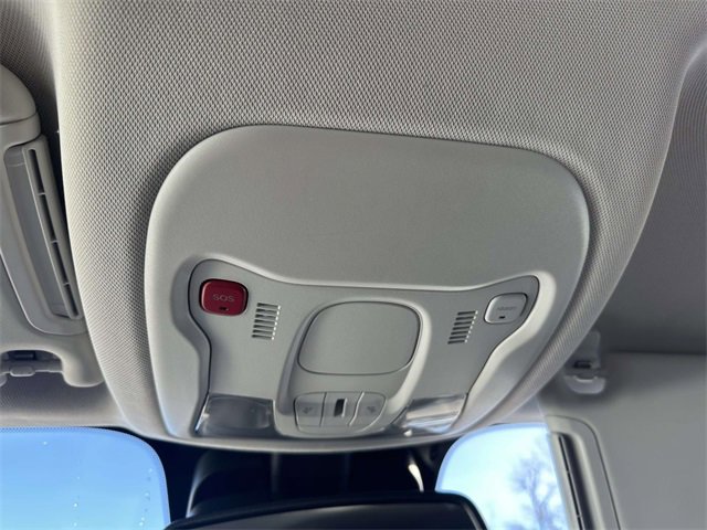 Certified 2022 Jeep Renegade Latitude w/ Convenience Group image 37