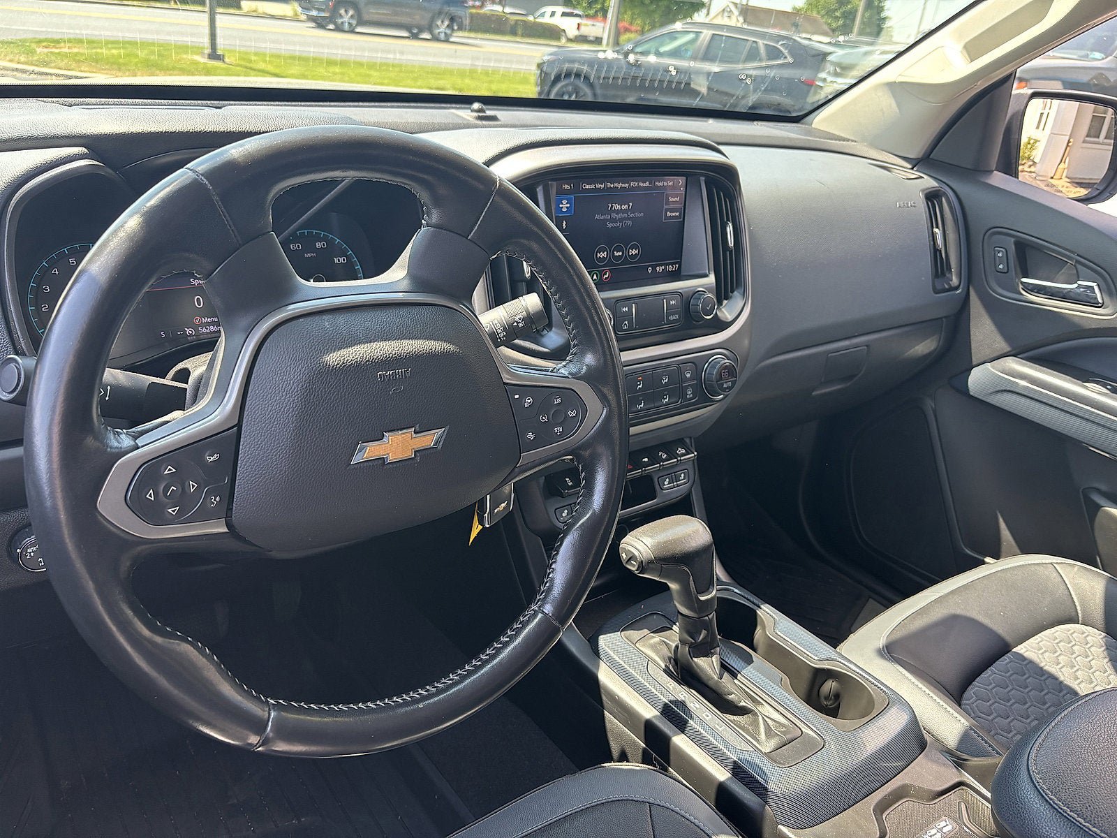 Used 2021 Chevrolet Colorado Z71 w/ Safety Package AWD/4WD image 3